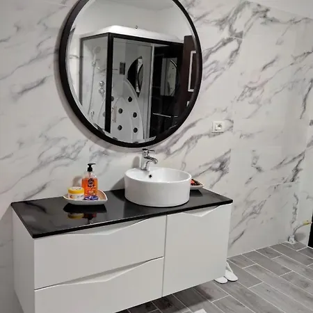 Dhoma Romantike , Qetesi Absolute منزل للإقامة *